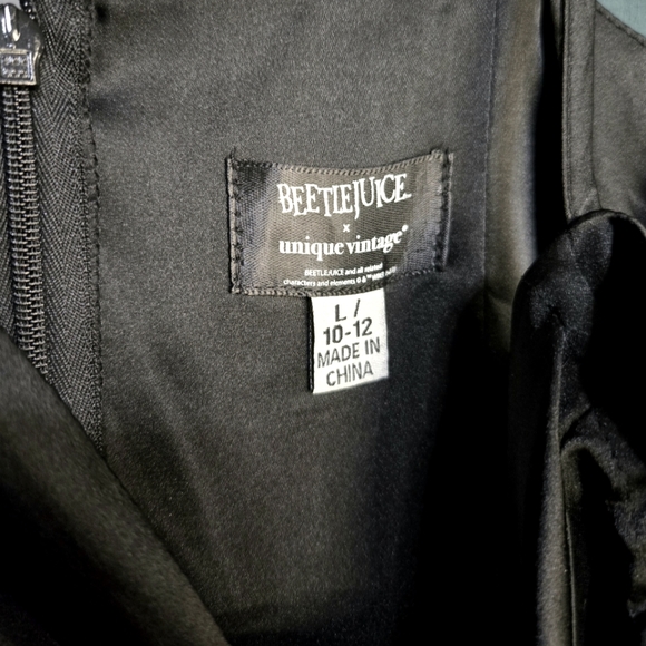 Beetlejuice x Unique Vintage Black Tulle Beetle Applique Dress- Sz Large - Picture 7 of 8